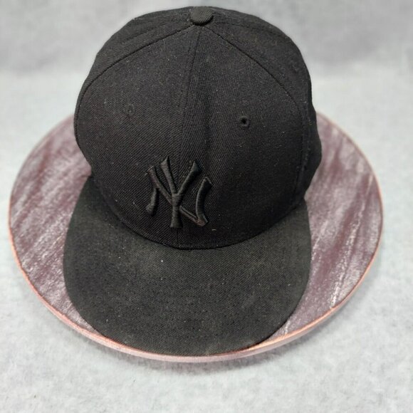 New Era NY Yankees Men's Fitted Cap - All Black (59FIFTY) Size 8 Embroidered - Picture 1 of 16
